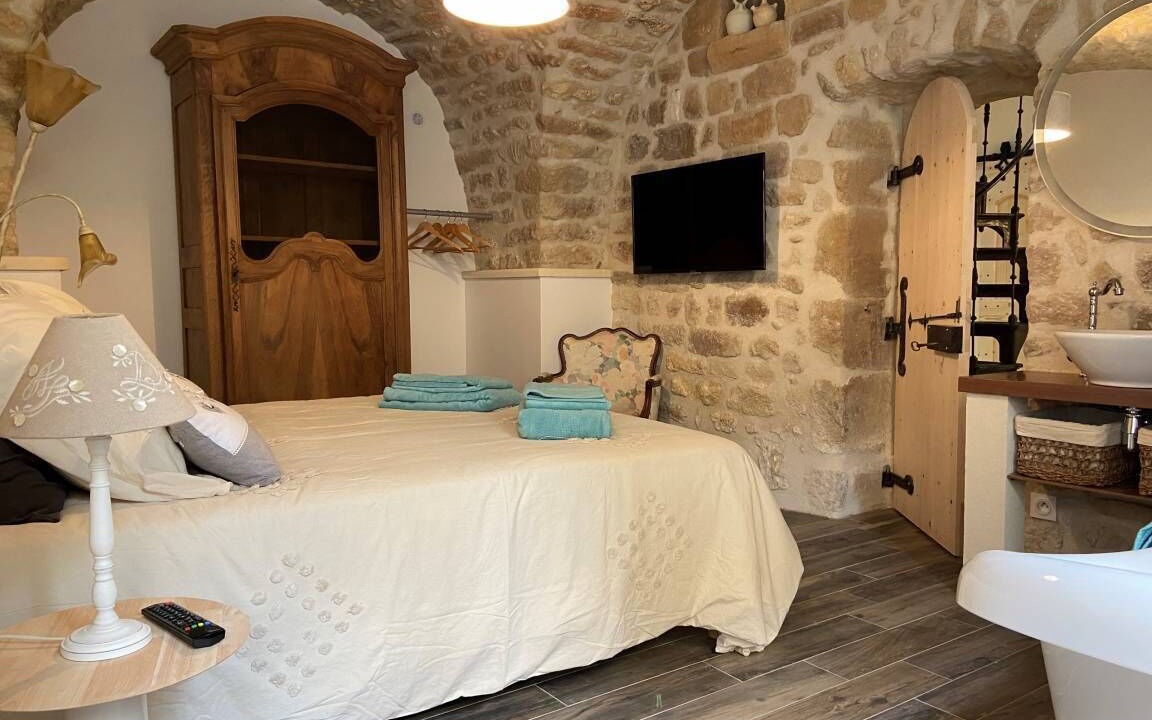 Photo of Bedroom in La Garde-Adhemar