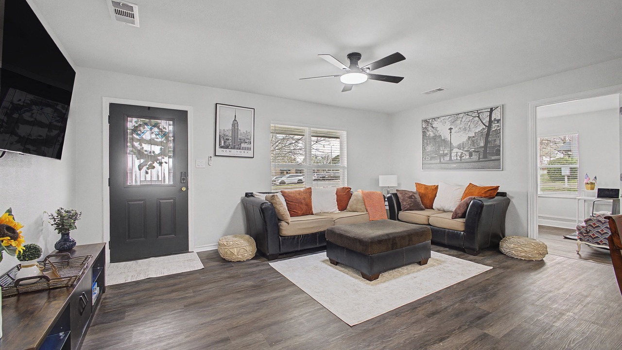 Photo of Livingroom in Frisco Original Donation
