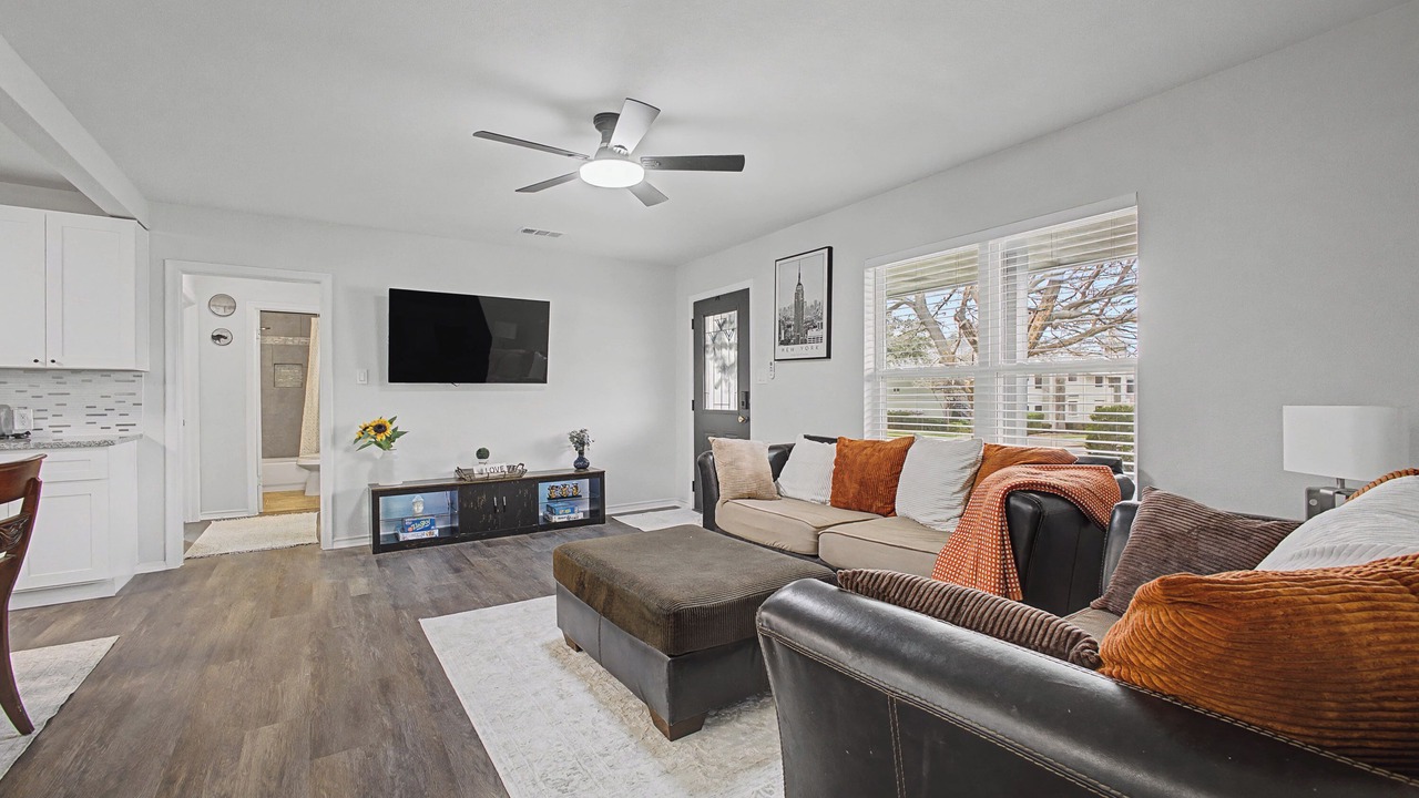 Photo of Livingroom in Frisco Original Donation
