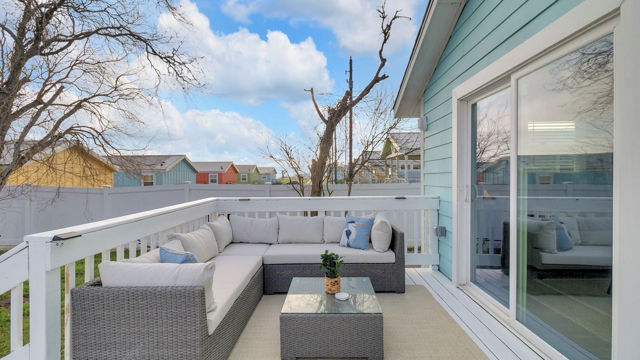 Photo of Patio Balcony in Beach City