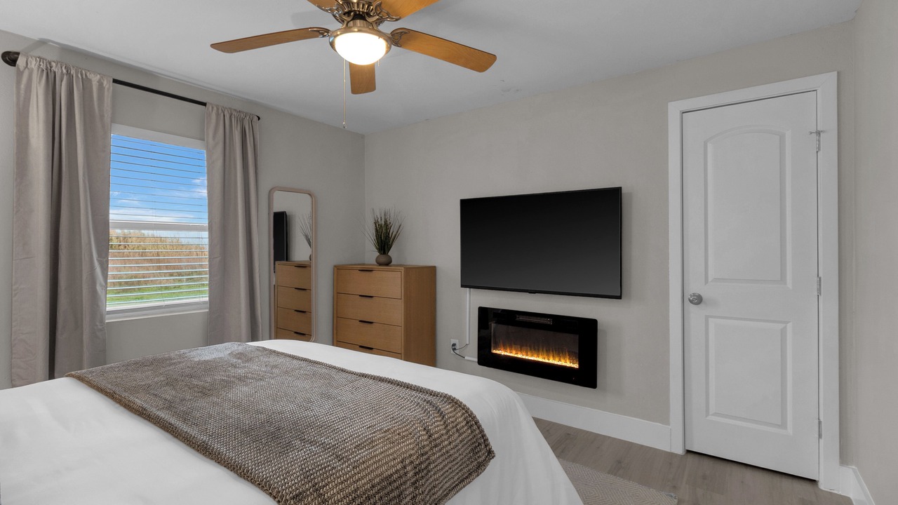 Photo of Bedroom in Beach City