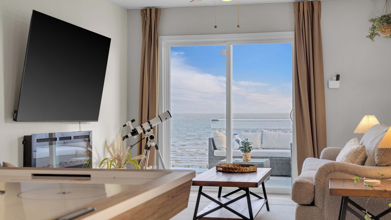 Photo of Livingroom in Beach City