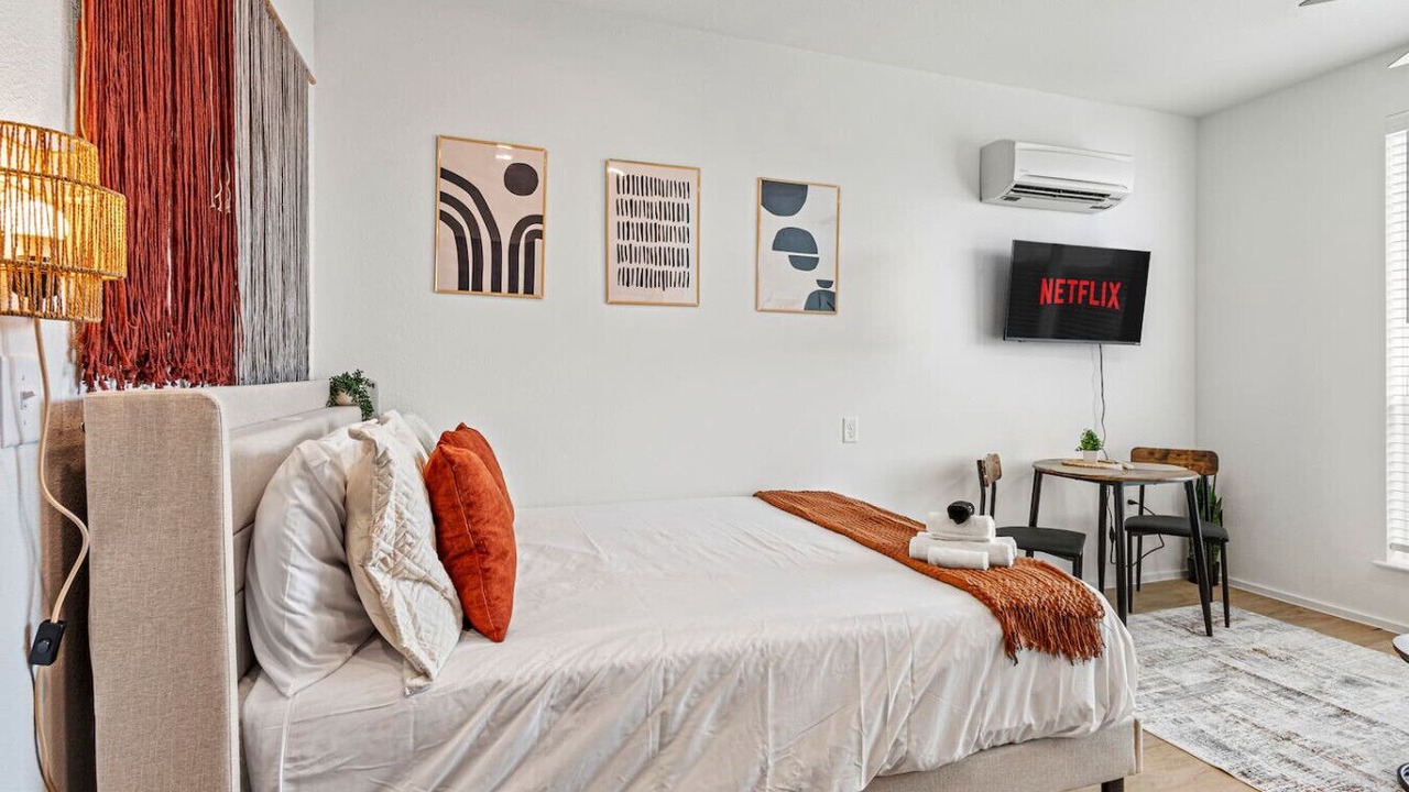 Photo of Bedroom in Oak Cliff
