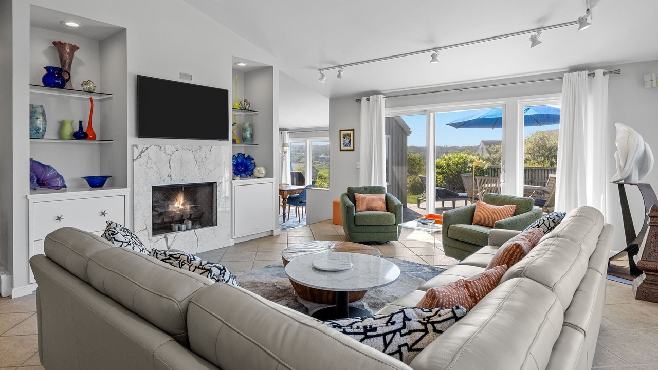 Photo of Livingroom in North Truro