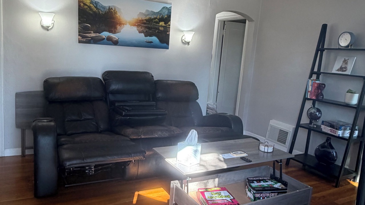 Photo of Livingroom in Airport Township