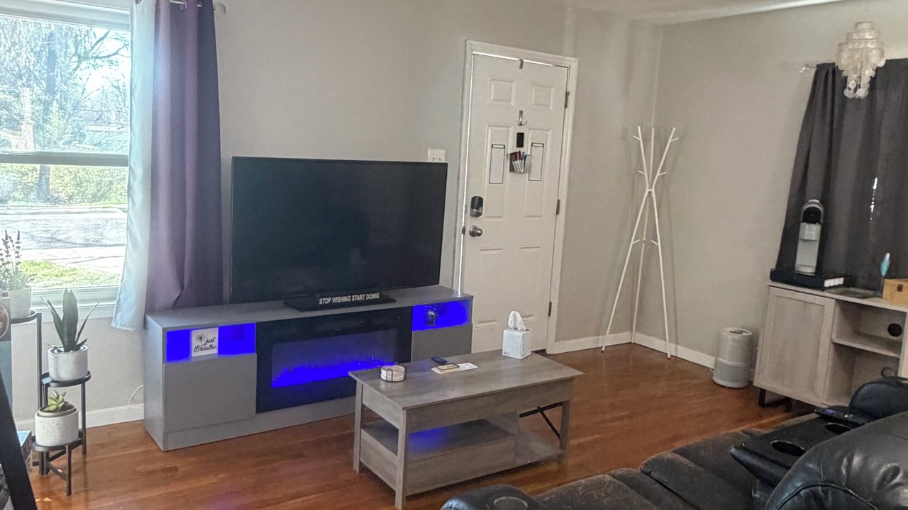 Photo of Livingroom in Airport Township
