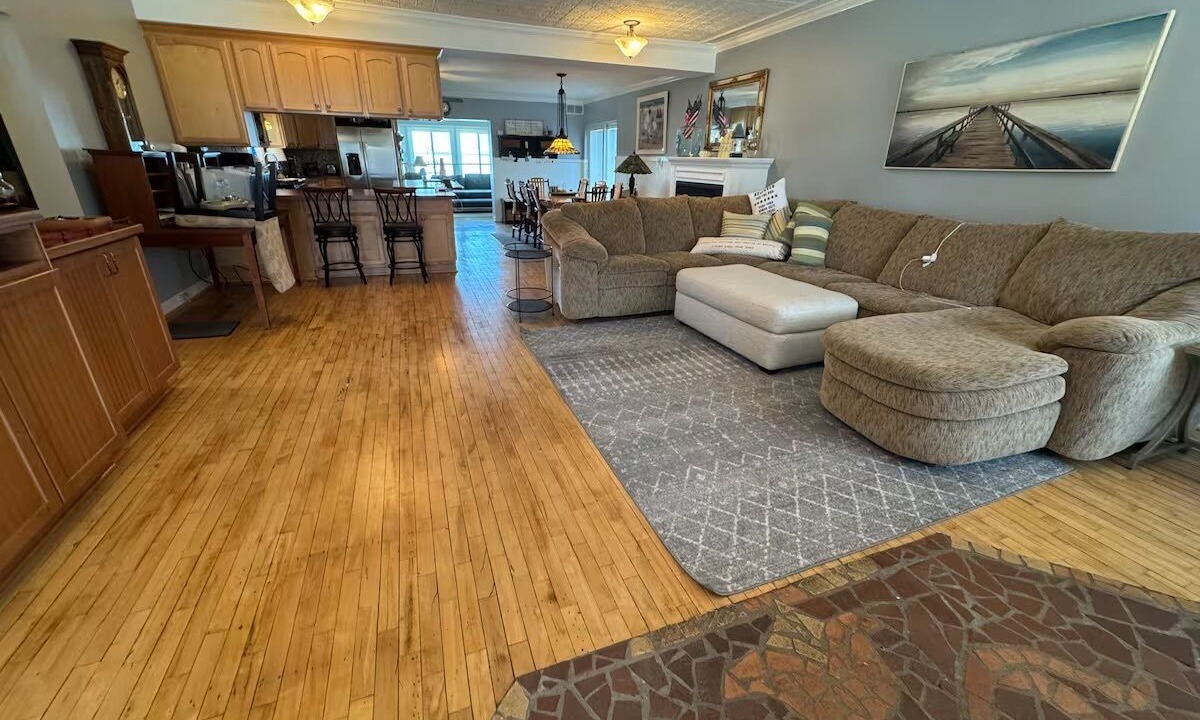 Photo of Livingroom in Houghton Lake
