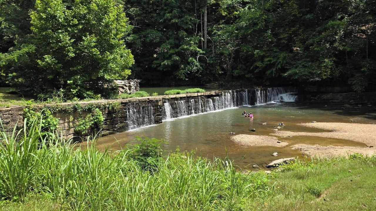 Photo of Others in Jamestown
