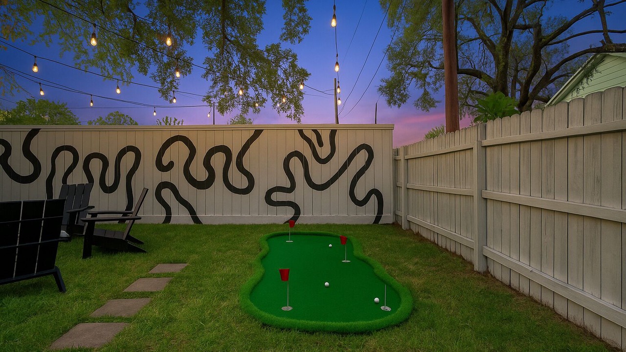 Photo of Outdoor in Garden Oaks