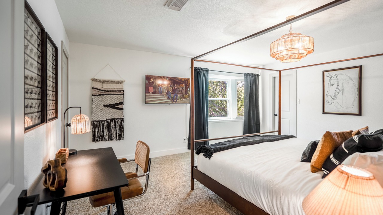 Photo of Bedroom in Garden Oaks