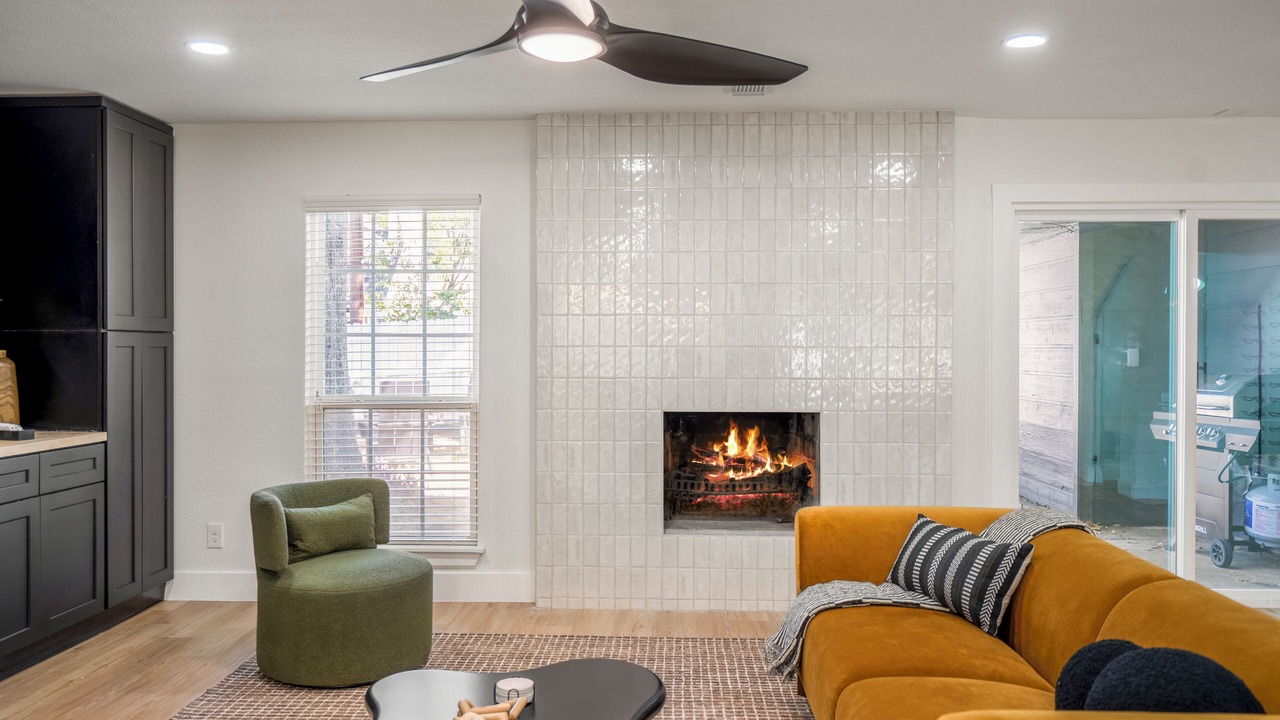 Photo of Livingroom in Garden Oaks