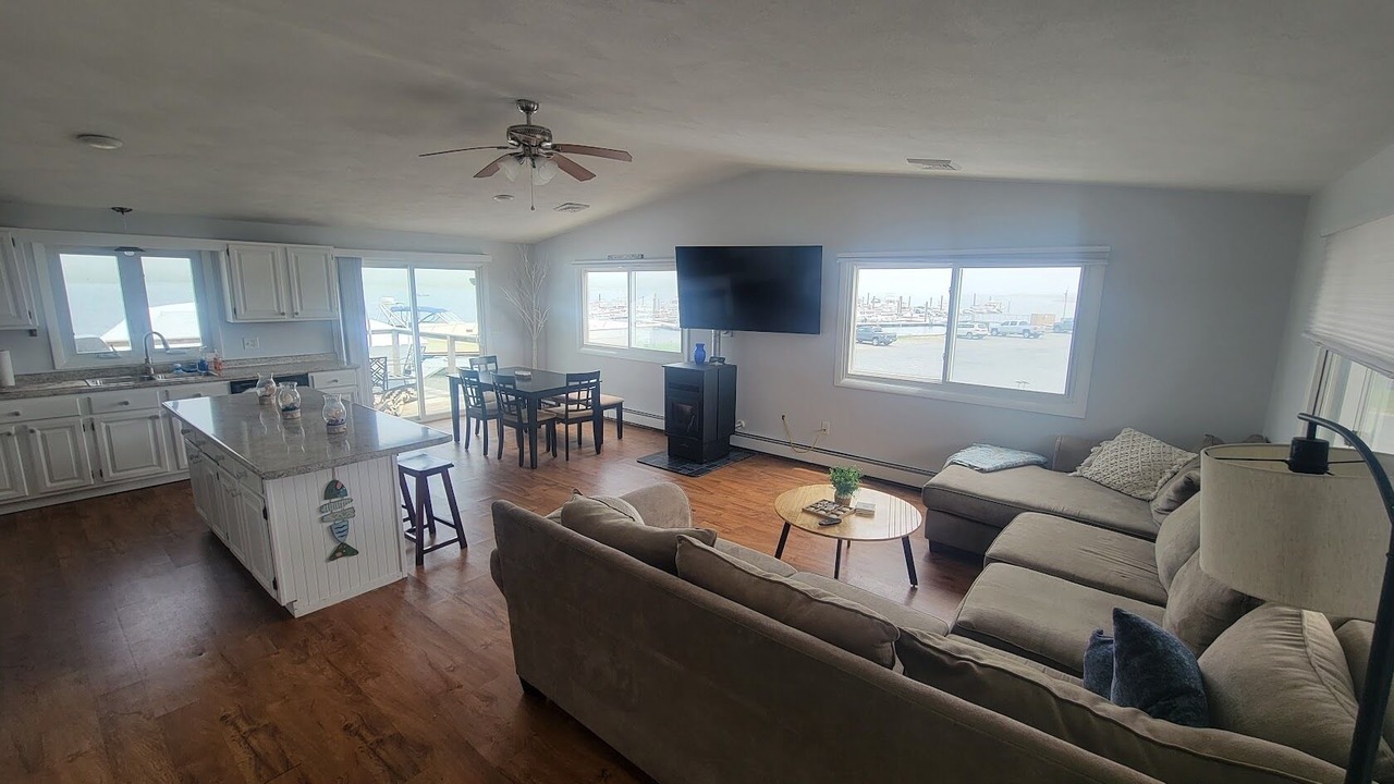 Photo of Livingroom in Mattapoisett