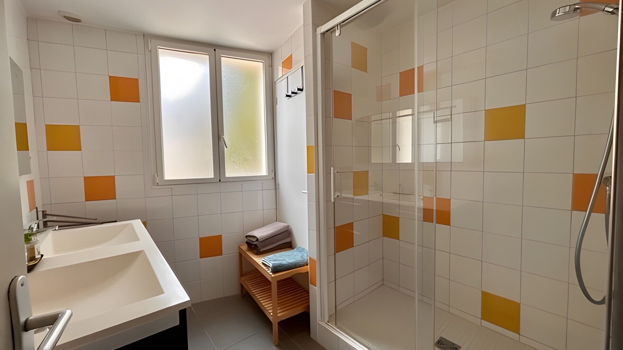 Photo of Bathroom in Vert
