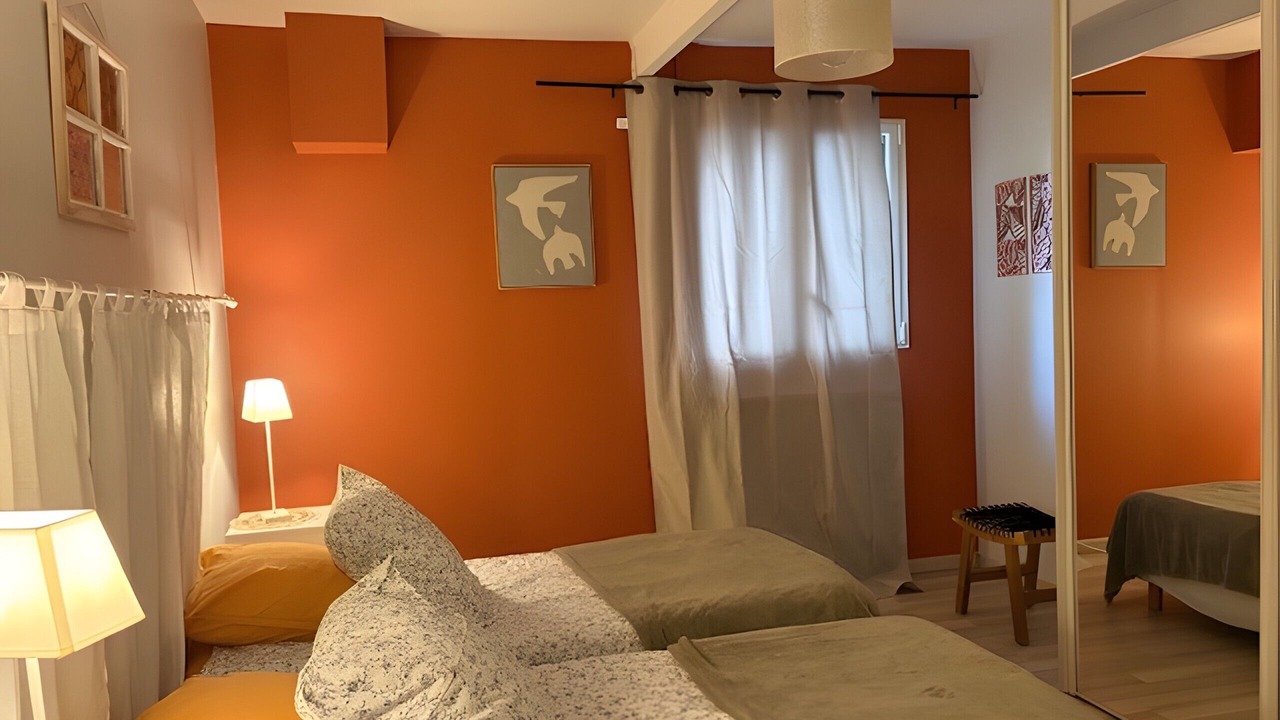 Photo of Bedroom in Vert