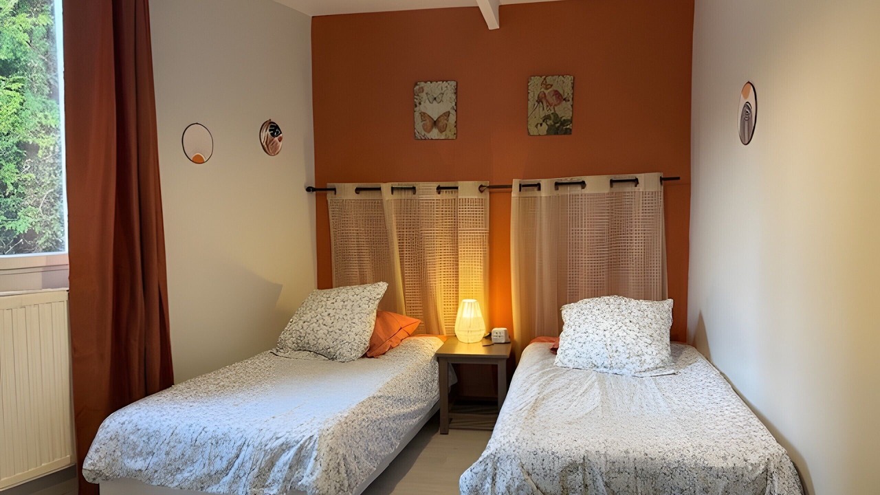 Photo of Bedroom in Vert