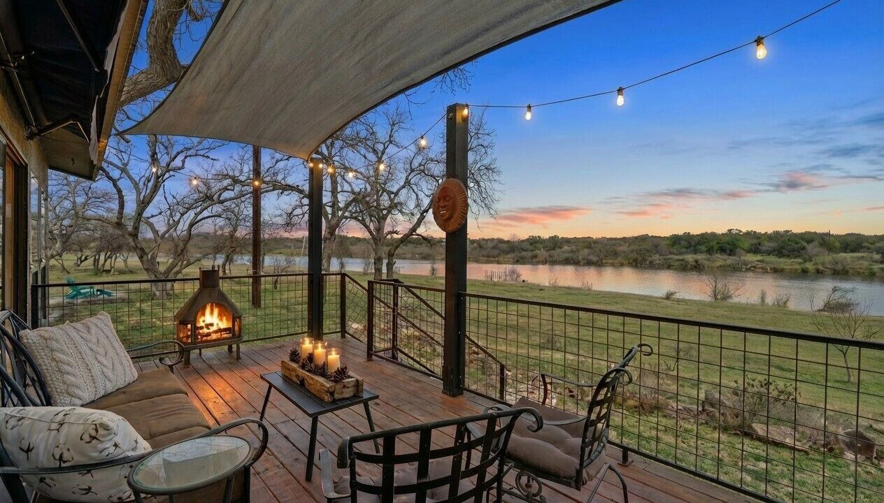 Photo of Patio Balcony in Cottonwood Shores