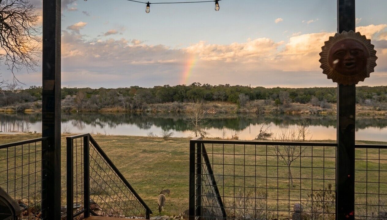 Photo of Outdoor in Cottonwood Shores