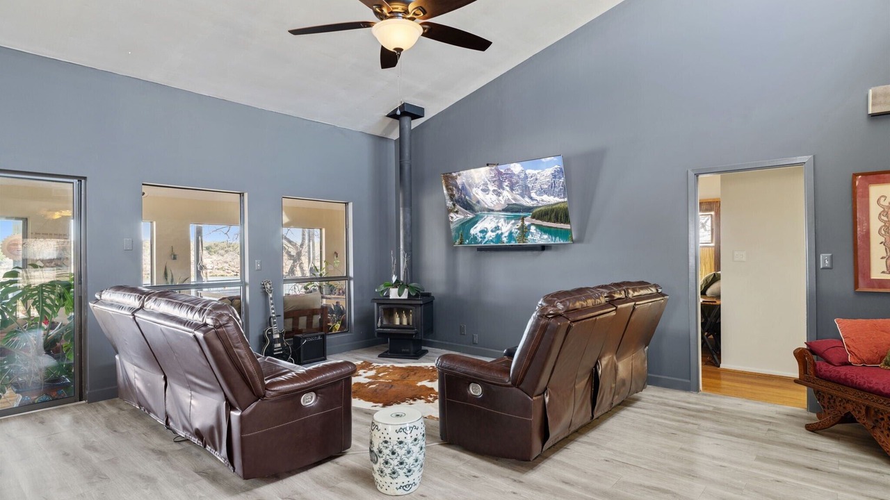 Photo of Livingroom in Cottonwood Shores