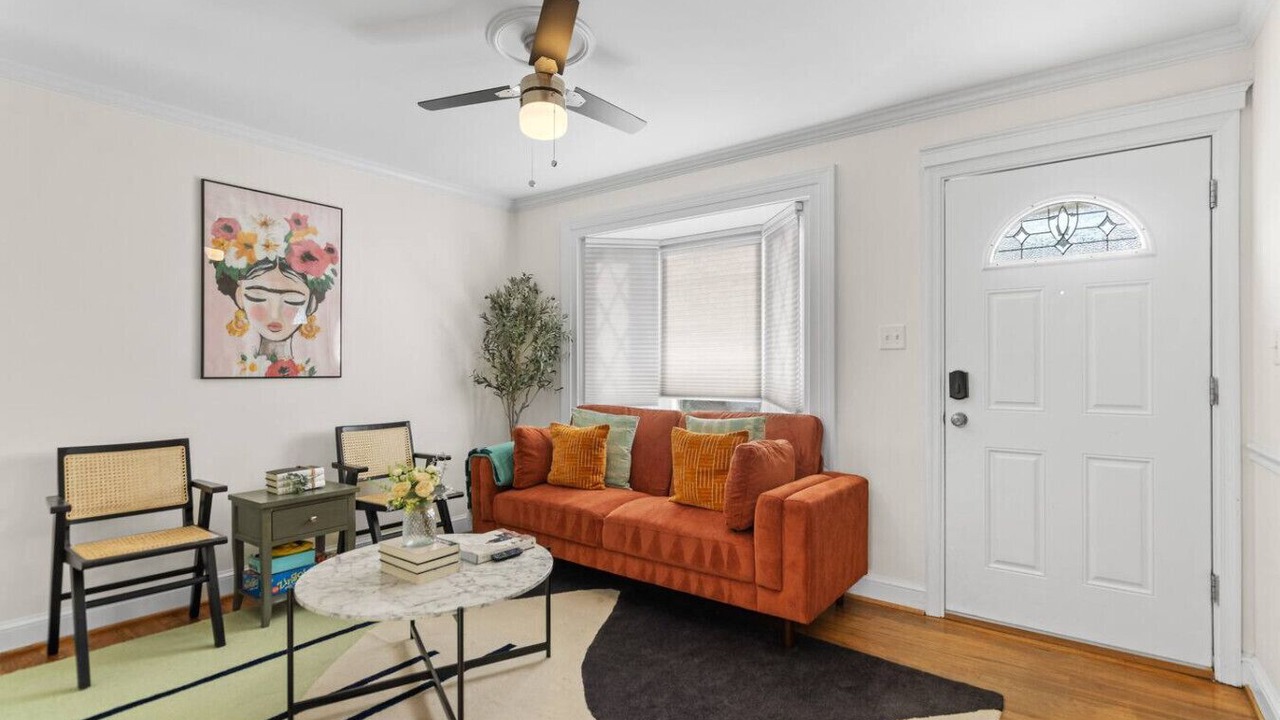 Photo of Livingroom in Yorktown
