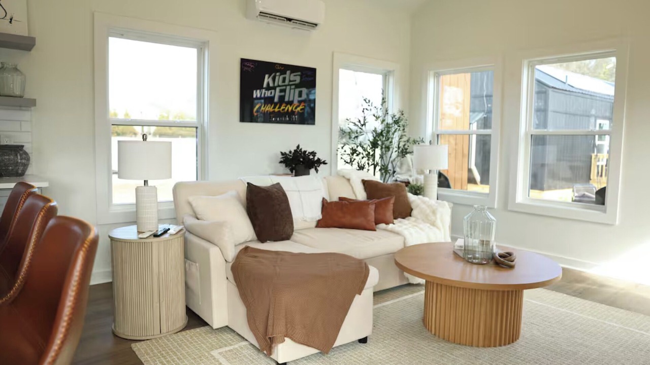 Photo of Livingroom in Spring Hill