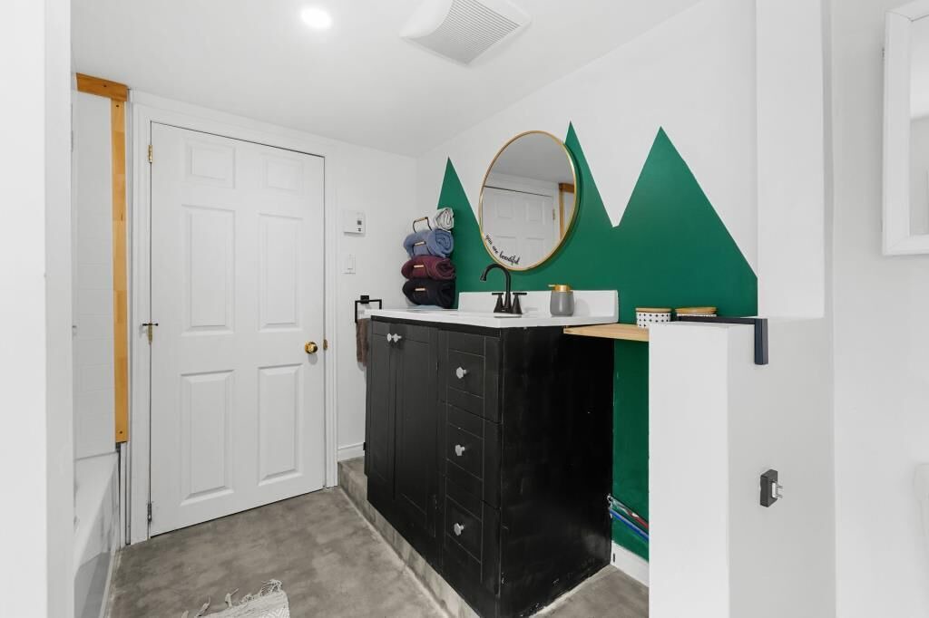 Photo of Bathroom in Chateau-Richer