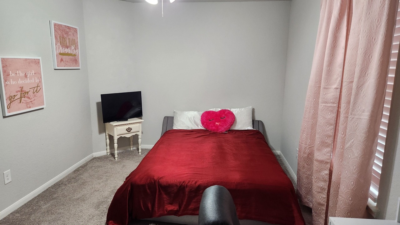 Photo of Bedroom in Clodine