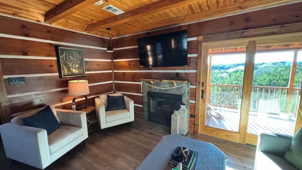 Photo of Livingroom in Lake Whitney