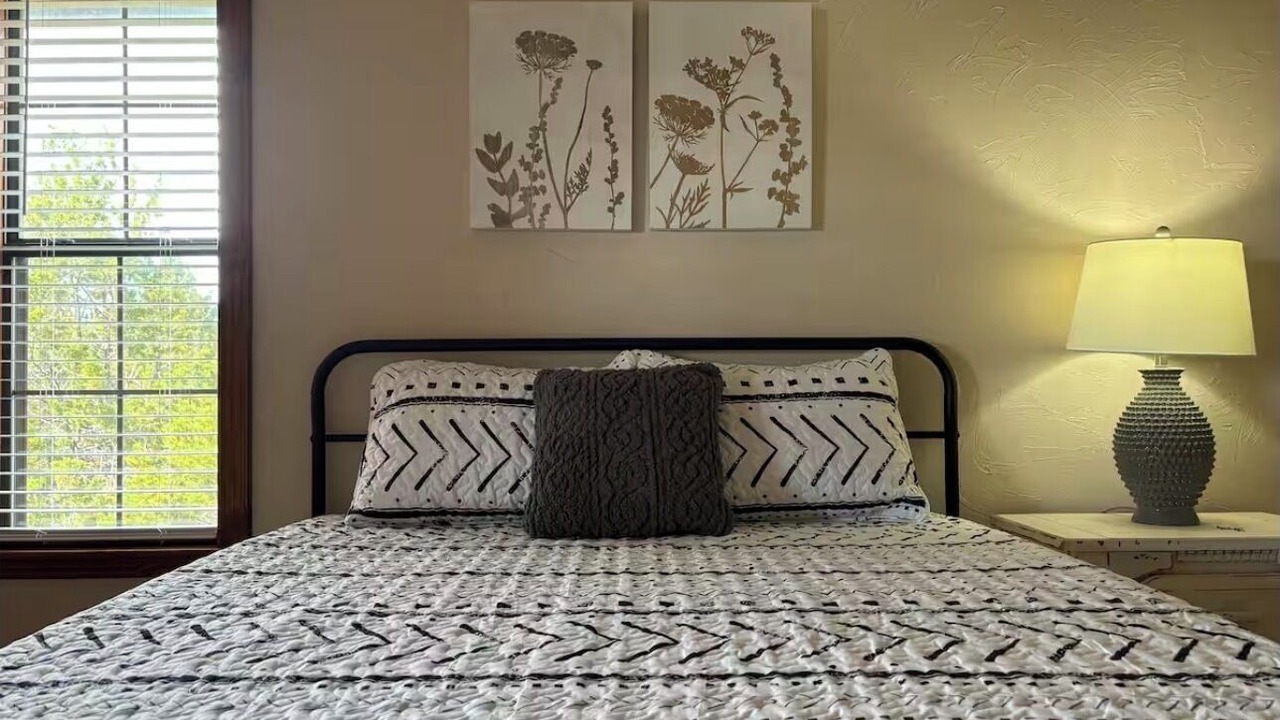 Photo of Bedroom in Lake Whitney