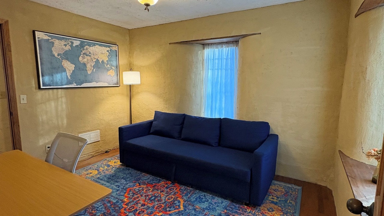Photo of Livingroom in Elizabeth Park Valley