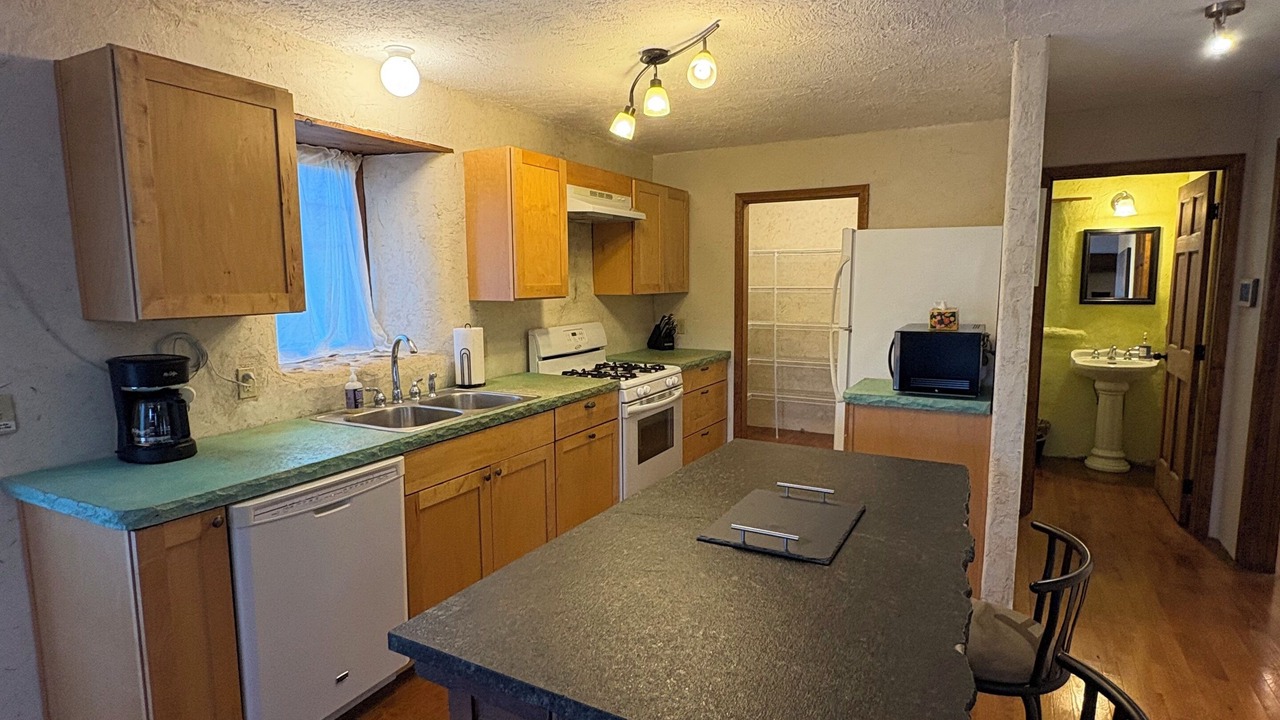 Photo of Kitchen in Elizabeth Park Valley