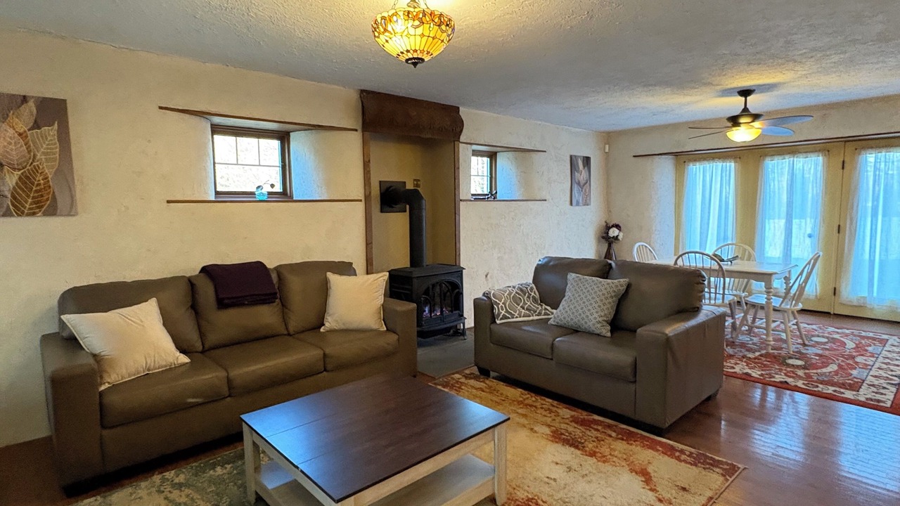 Photo of Livingroom in Elizabeth Park Valley