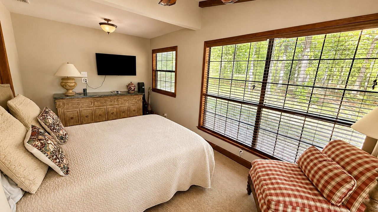 Photo of Bedroom in Van Zandt County