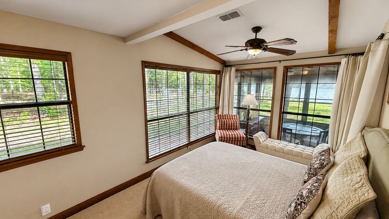 Photo of Bedroom in Van Zandt County