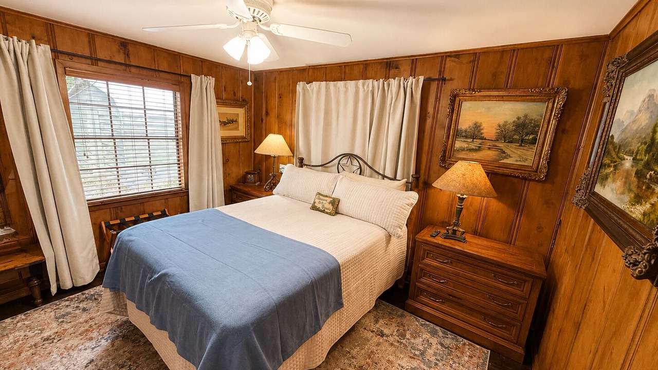 Photo of Bedroom in Van Zandt County
