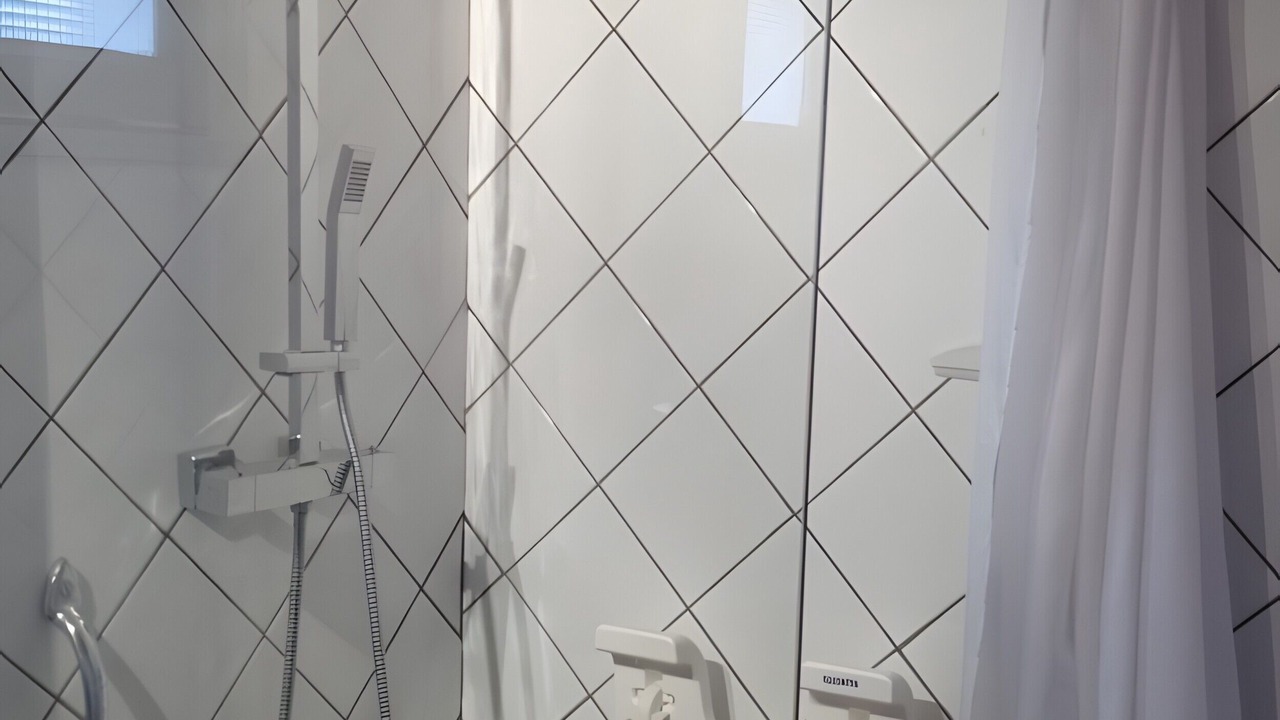 Photo of Bathroom in Sainte-Marguerite-sur-Duclair
