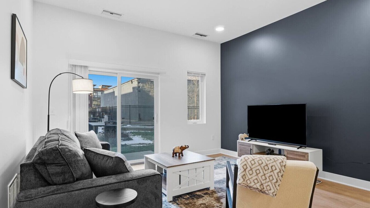 Photo of Livingroom in Little Italy