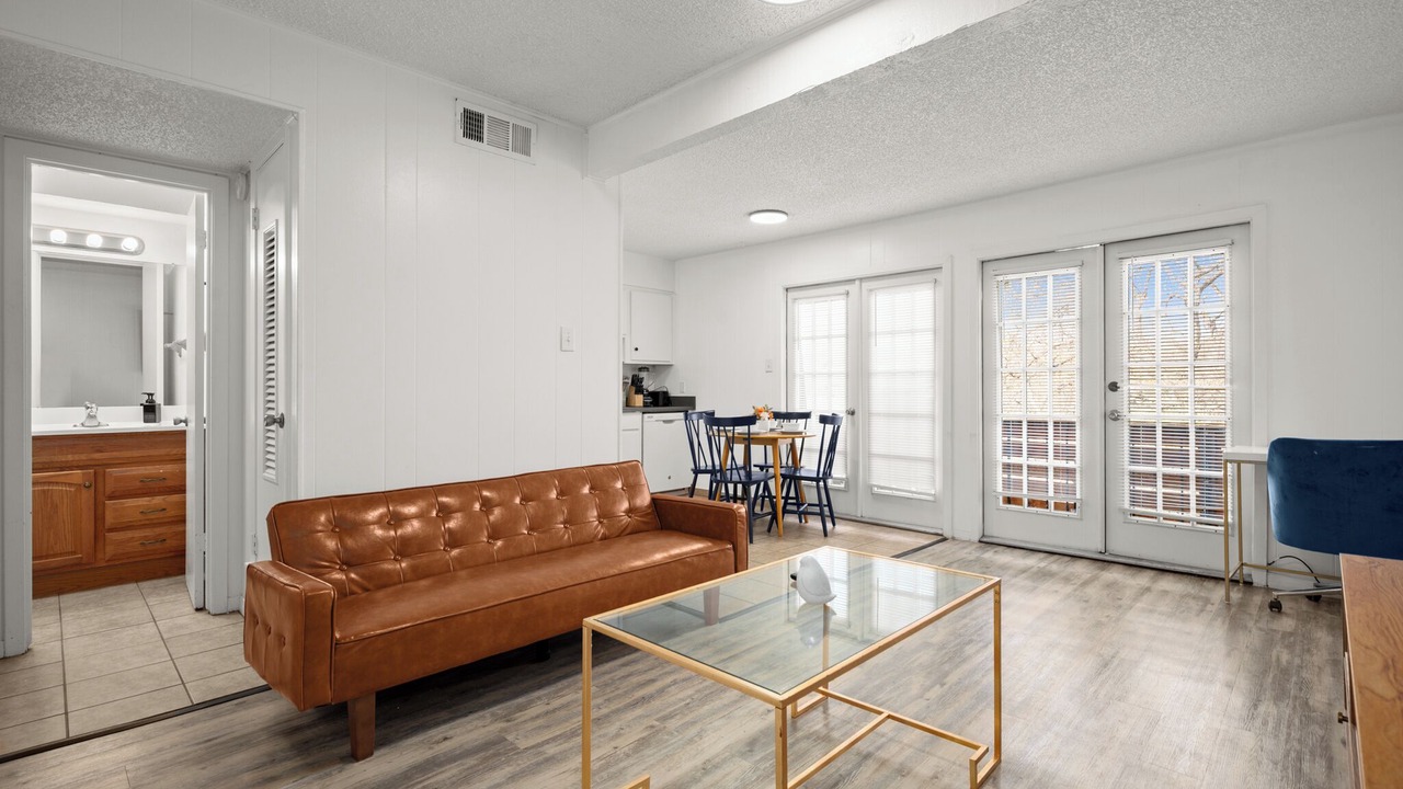 Photo of Livingroom in West Campus