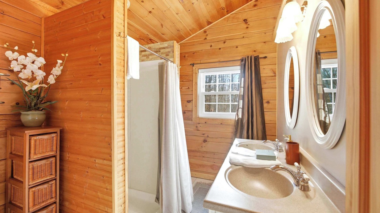 Photo of Bathroom in Tazewell