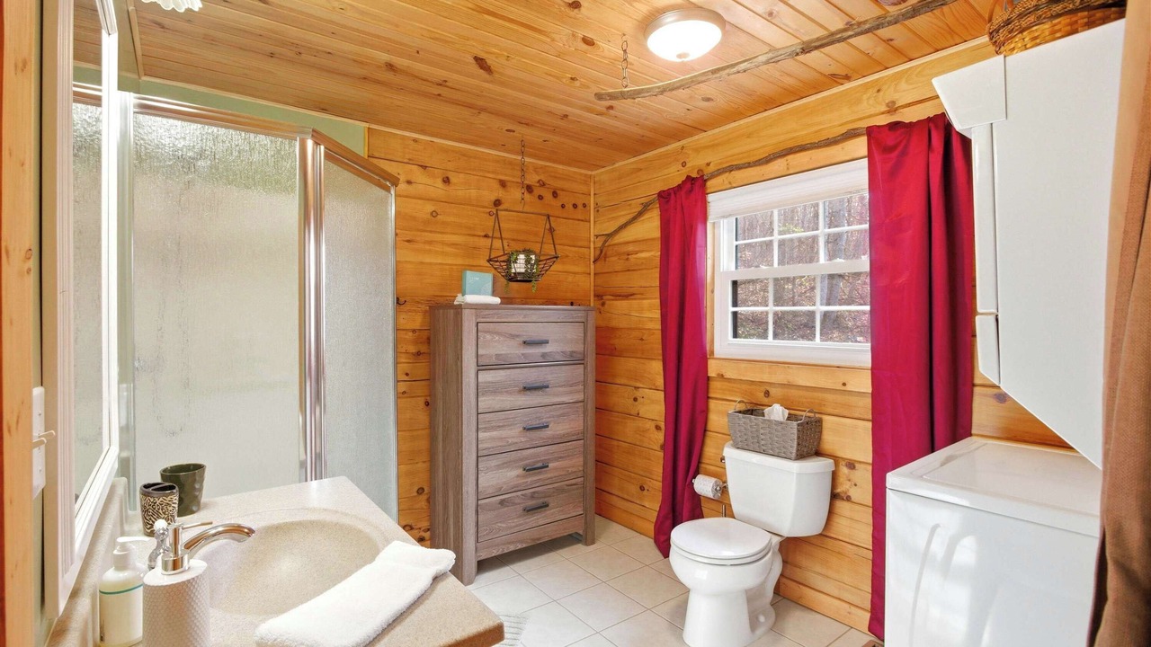 Photo of Bathroom in Tazewell