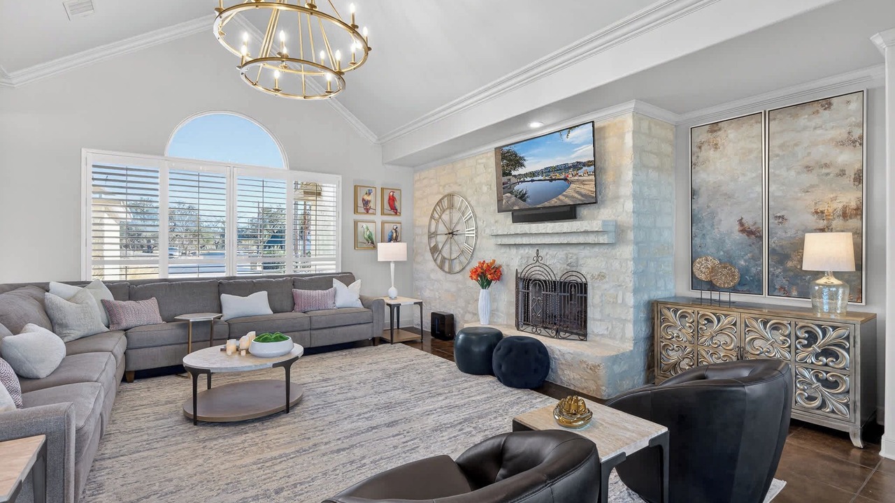 Photo of Livingroom in Horseshoe Bay