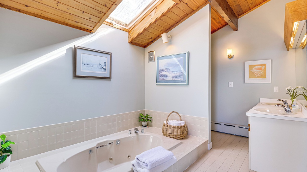 Photo of Bathroom in Irvington