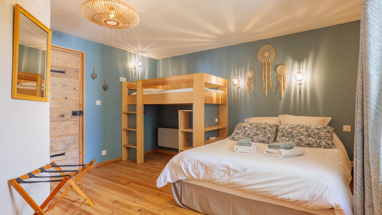 Photo of Bedroom in Saint-Remeze