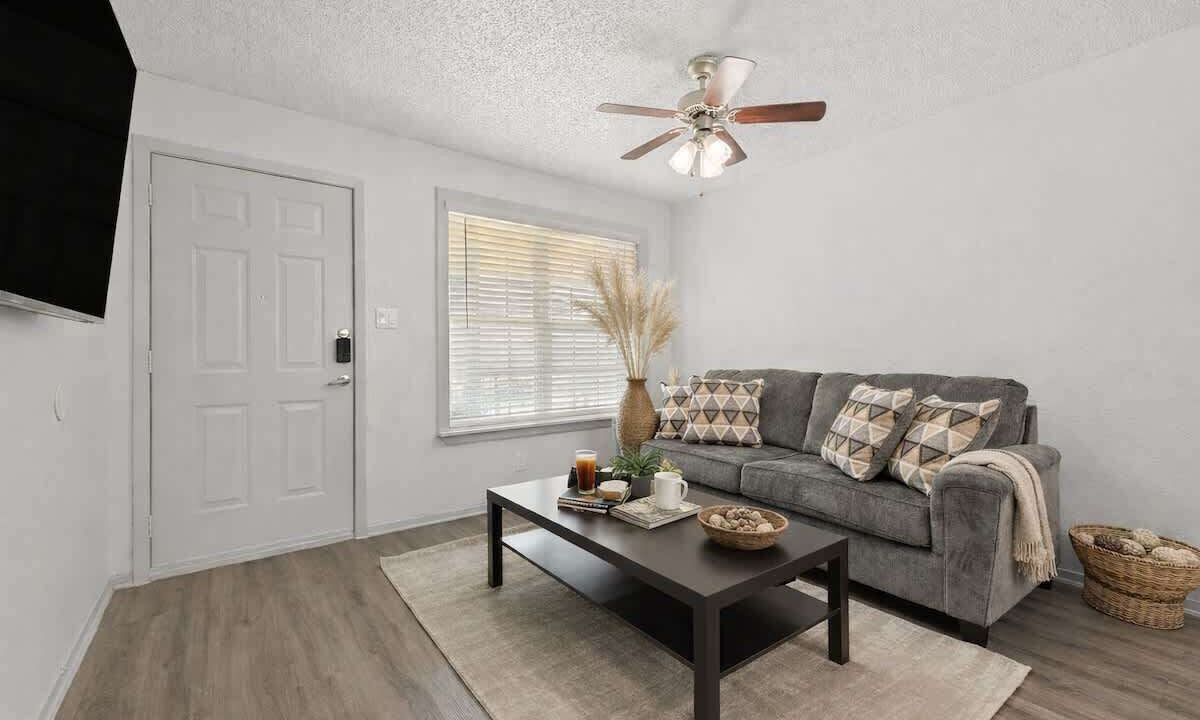 Photo of Livingroom in Central Arlington