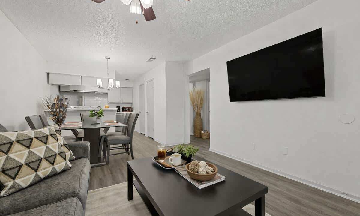 Photo of Livingroom in Central Arlington