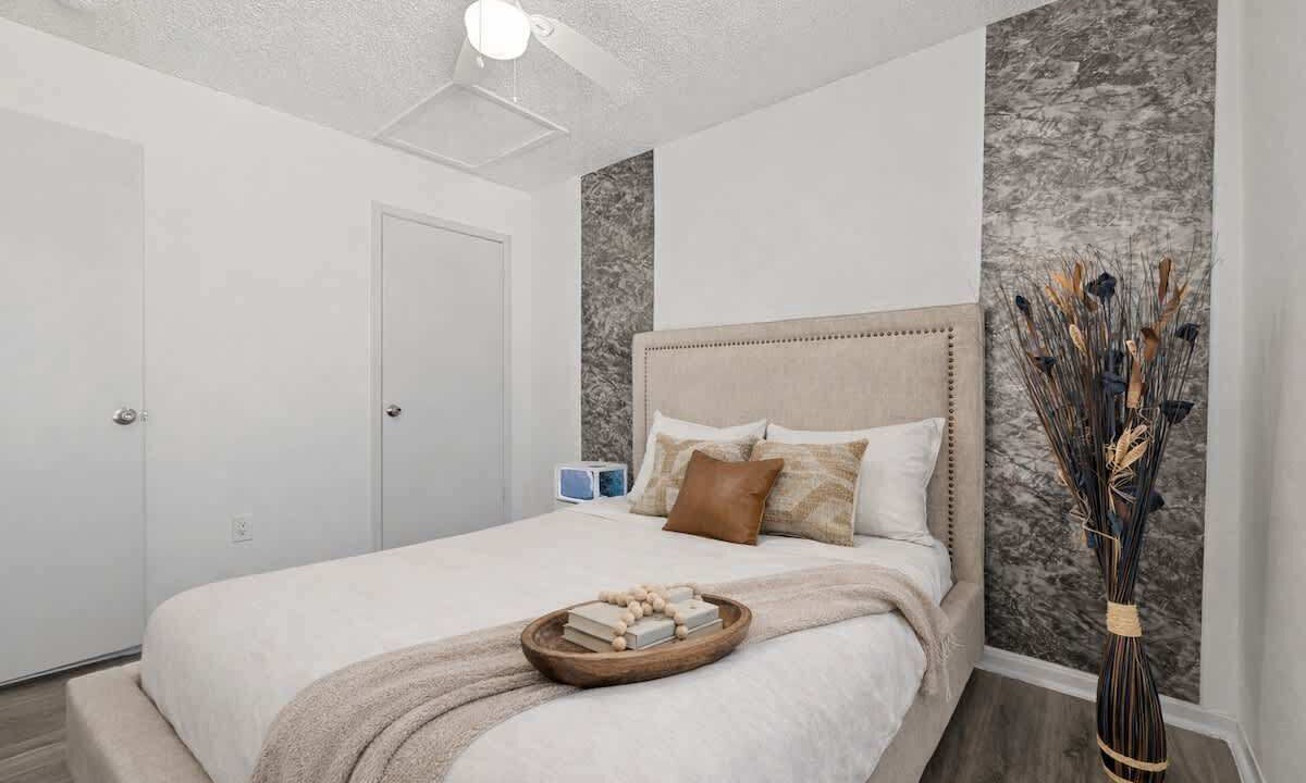 Photo of Bedroom in Central Arlington