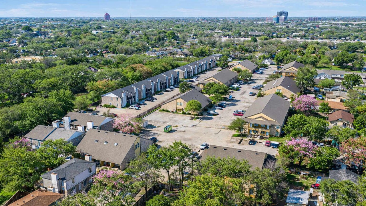 Photo of Outdoor in Central Arlington