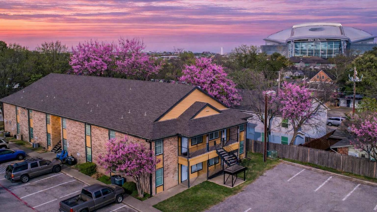Photo of Outdoor in Central Arlington