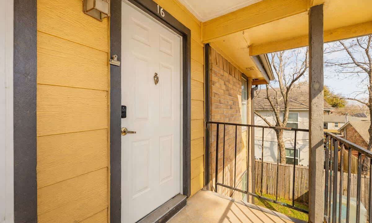 Photo of Outdoor in Central Arlington