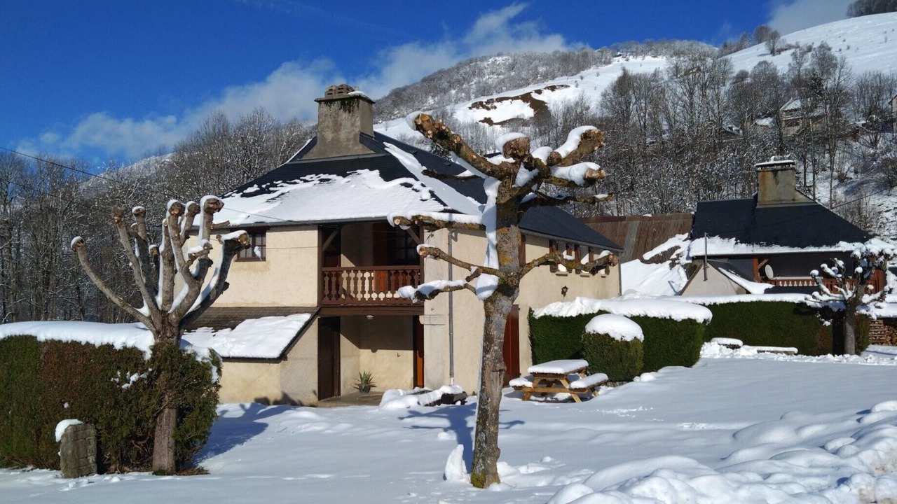 Photo of Outdoor in Campan