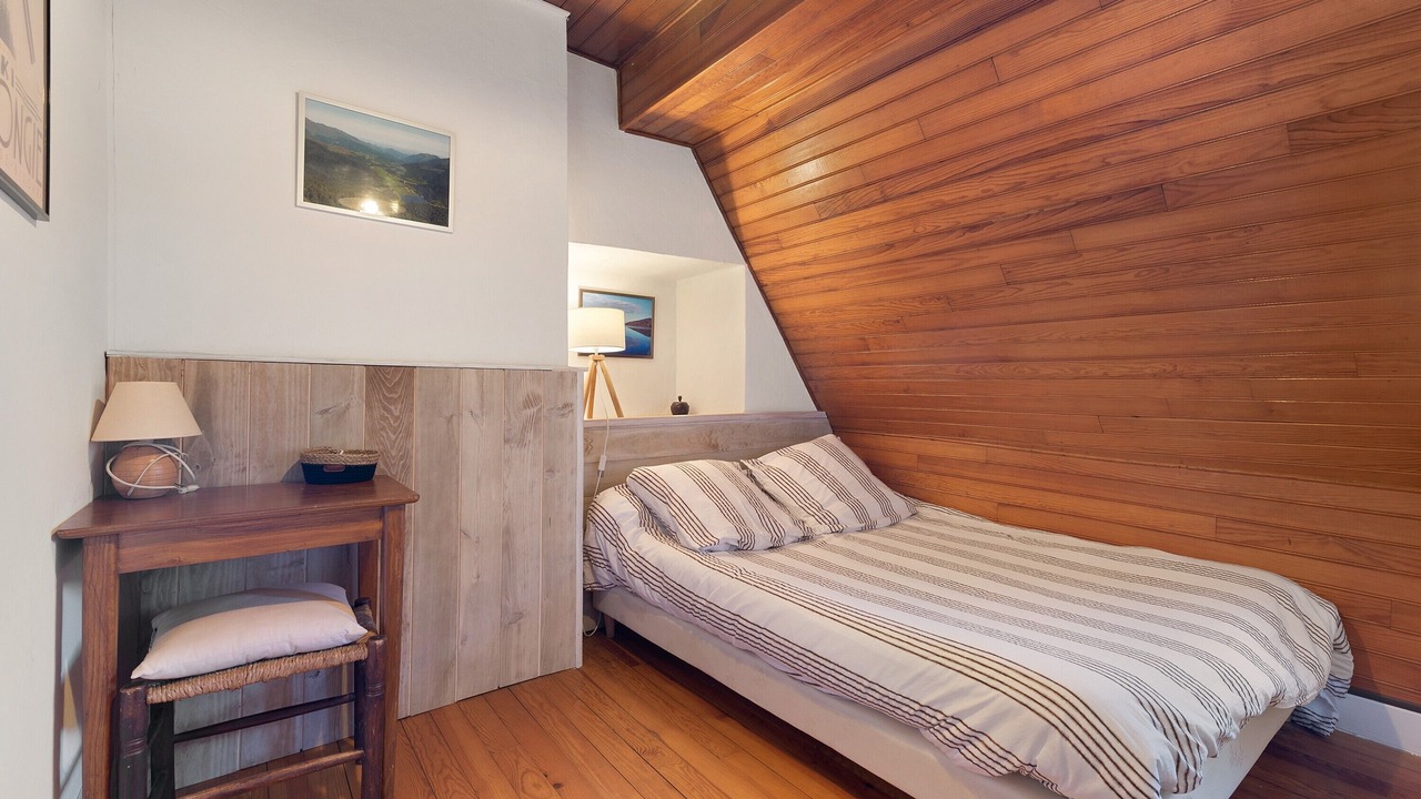 Photo of Bedroom in Campan